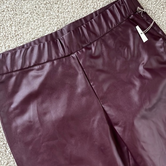 A NEW DAY Split Hem Faux Leather Leggings Burgundy NWT Large - Picture 2 of 15